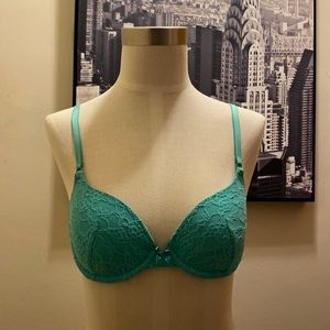 Victoria’s Secret All-Over Lace Bra 34B